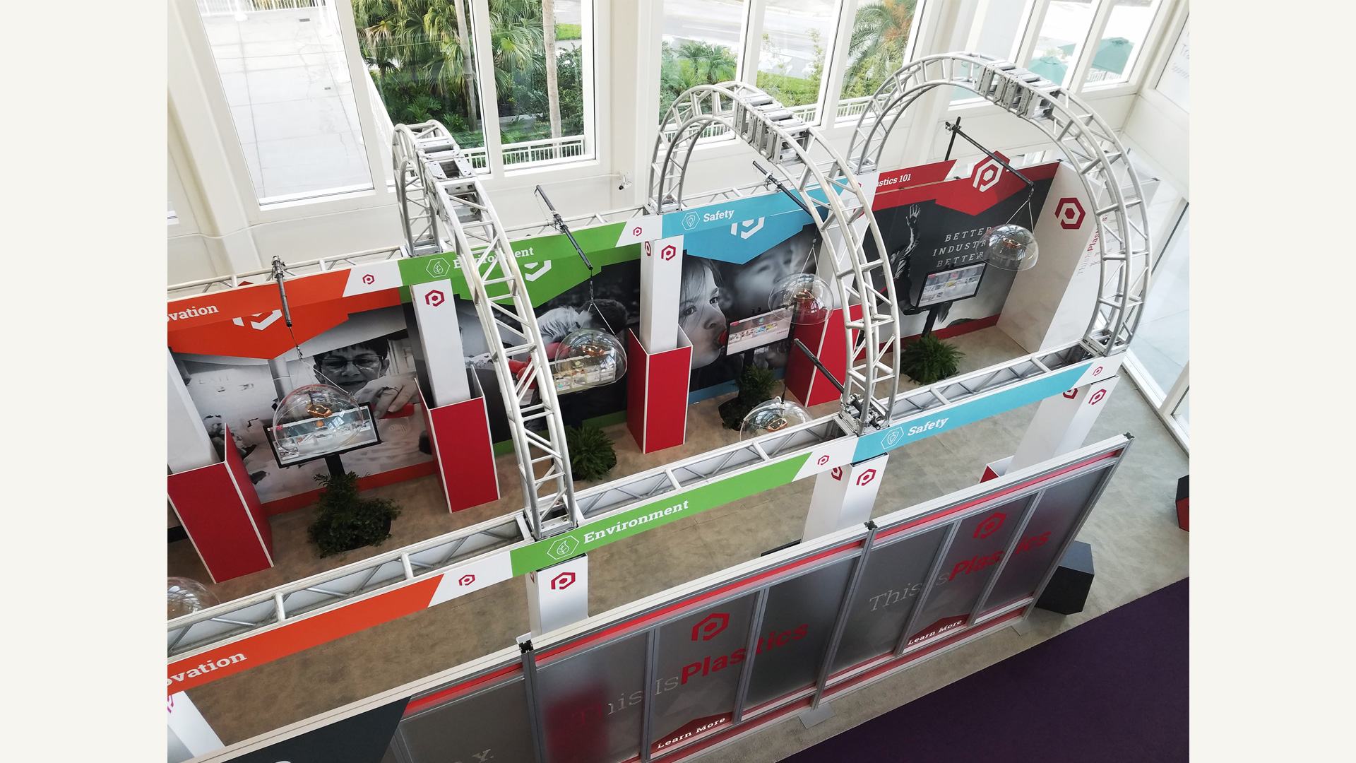 We supported the launch of the website by creating an interactive booth experience at the world’s leading plastics trade show. 